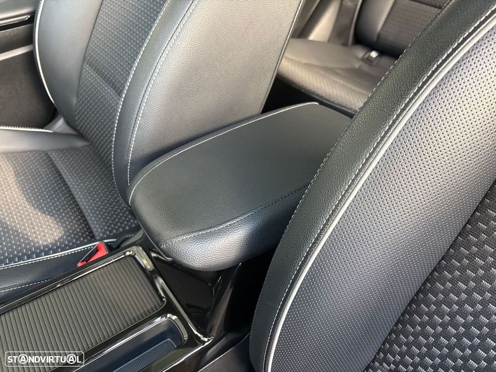 Kia Ceed SW 1.6 CRDi TX+SRF - 11