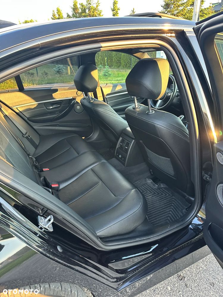 BMW Seria 3 340i xDrive M Sport Shadow sport - 8