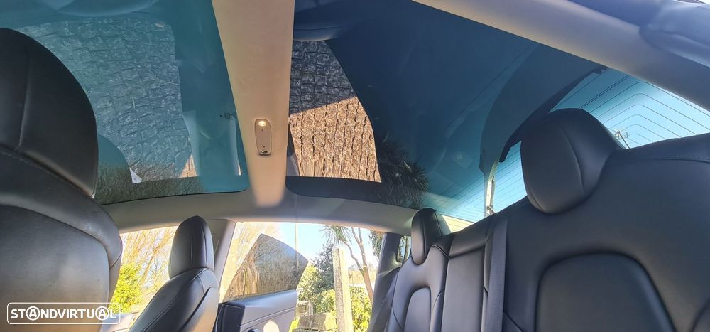 Tesla Model 3 Long-Range Dual Motor AWD - 32