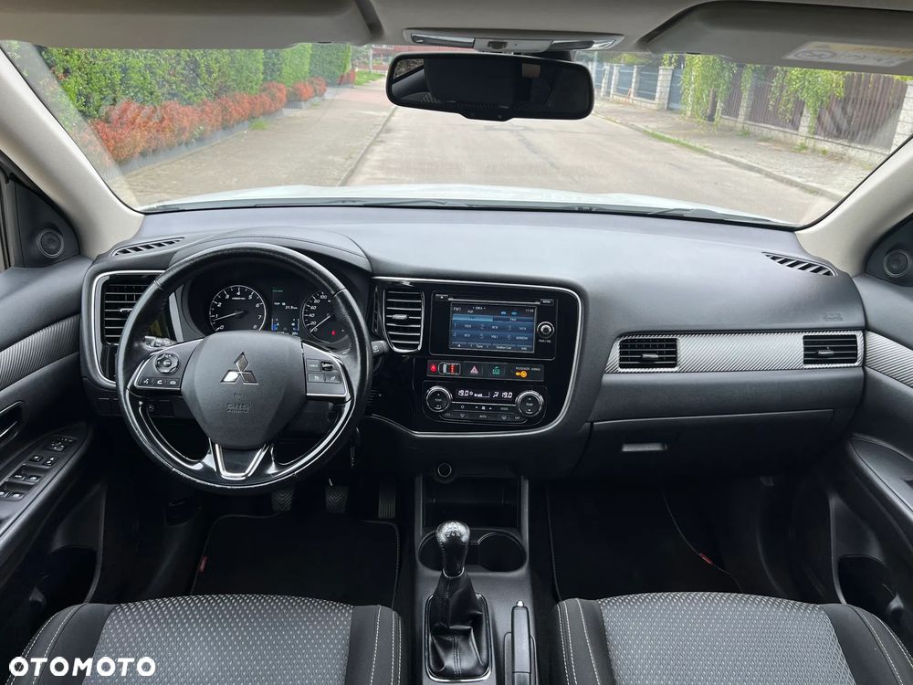 Mitsubishi Outlander - 7
