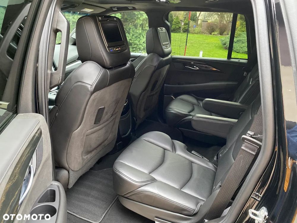 Cadillac Escalade - 31