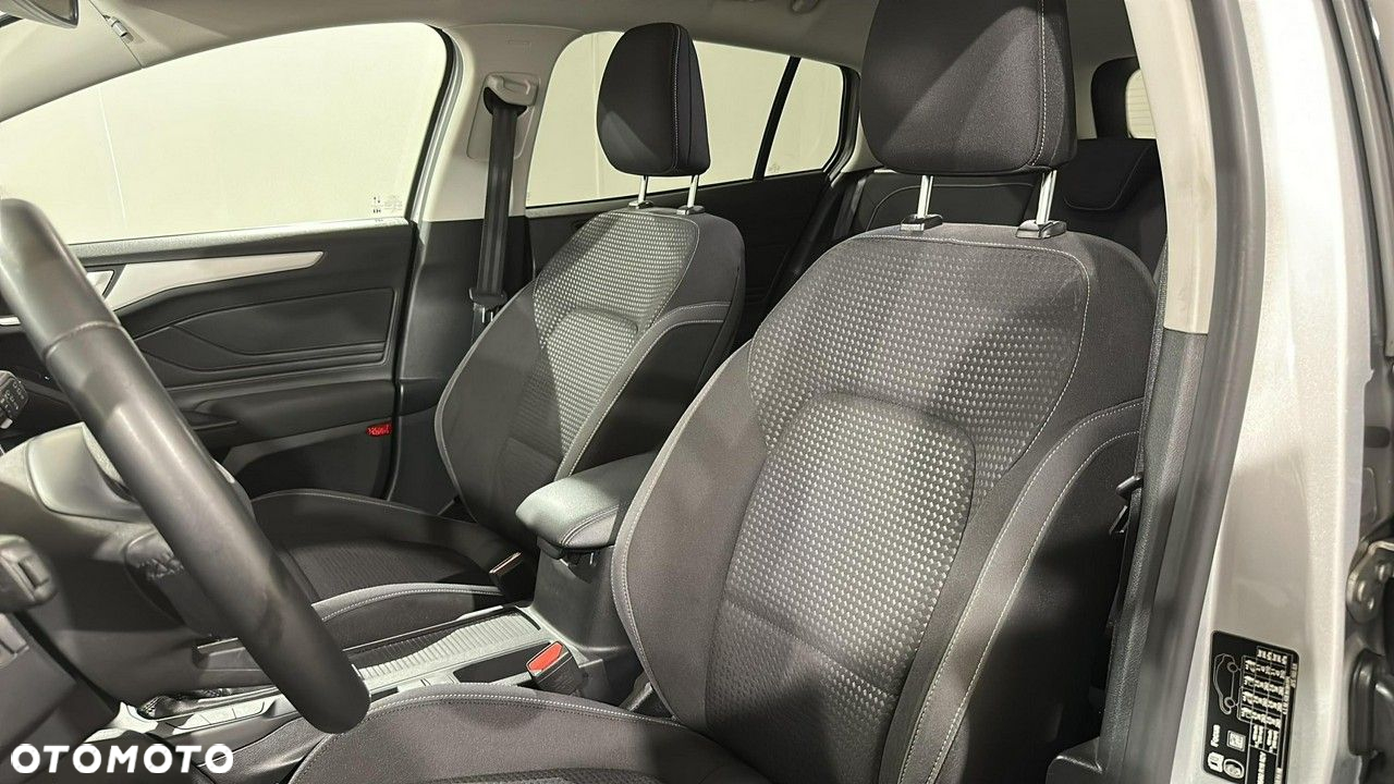 Ford Focus - 12