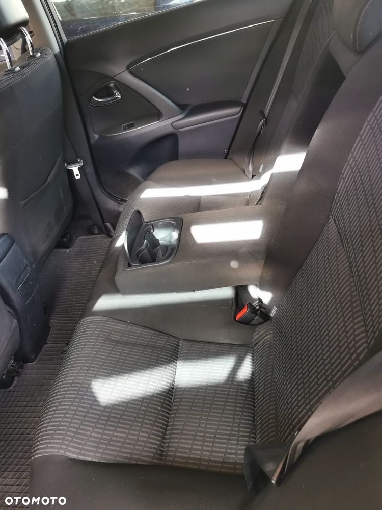 Toyota Avensis 2.0 D-4D Sol - 10