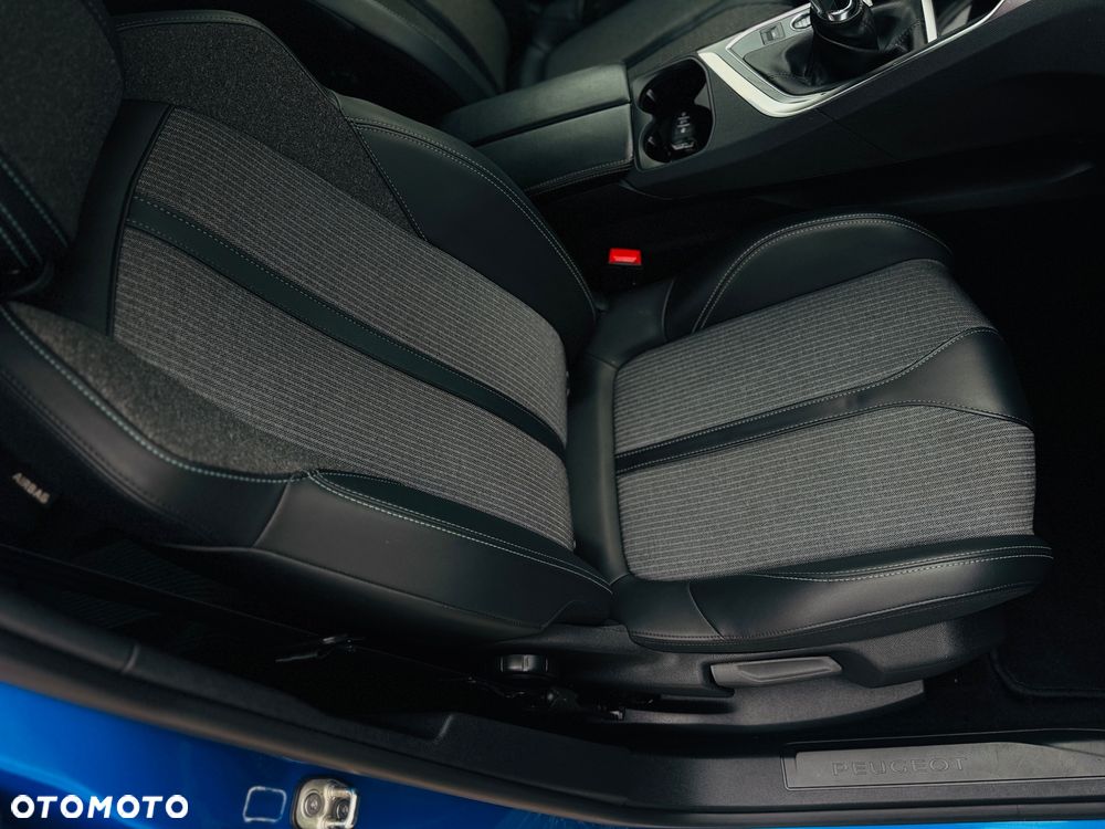 Peugeot 3008 1.5 BlueHDi Allure S&S - 23