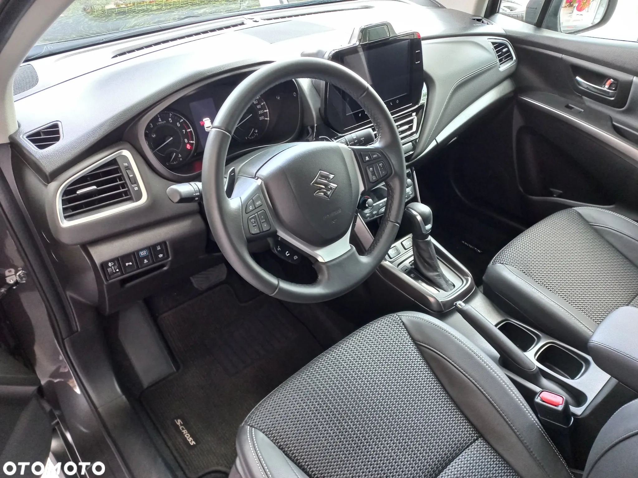 Suzuki SX4 S-Cross 1.5 DualJet Hybrid Elegance SP AGS - 25