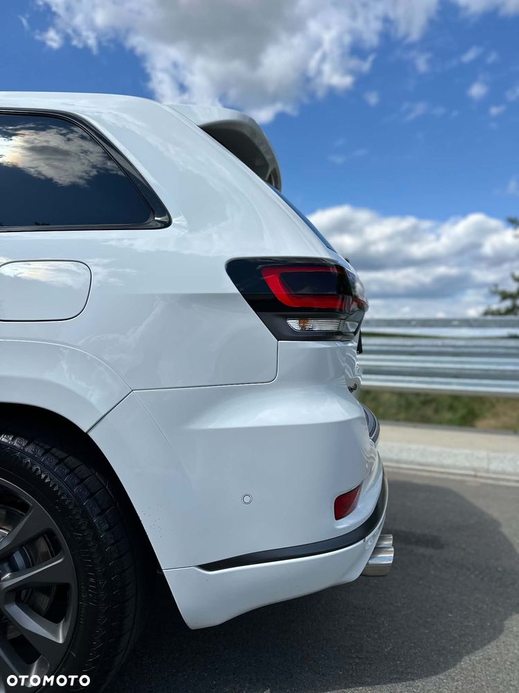 Jeep Grand Cherokee 5.7 V8 HEMI Overland Summit - 15