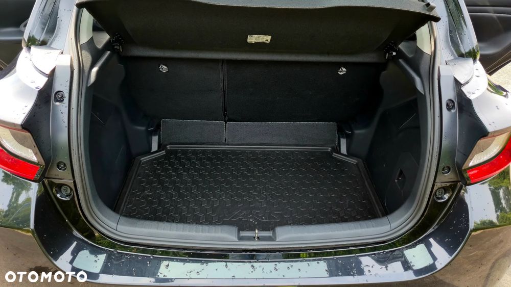 Toyota Yaris 1.5 Comfort - 24