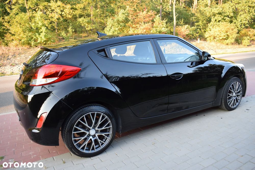 Hyundai Veloster - 17