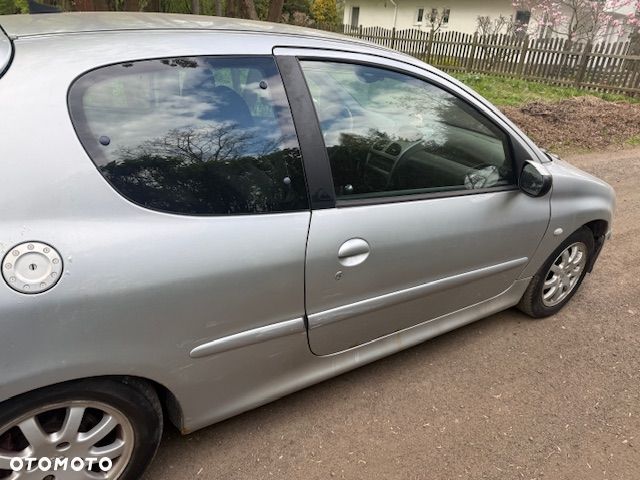 Peugeot 206 - 3