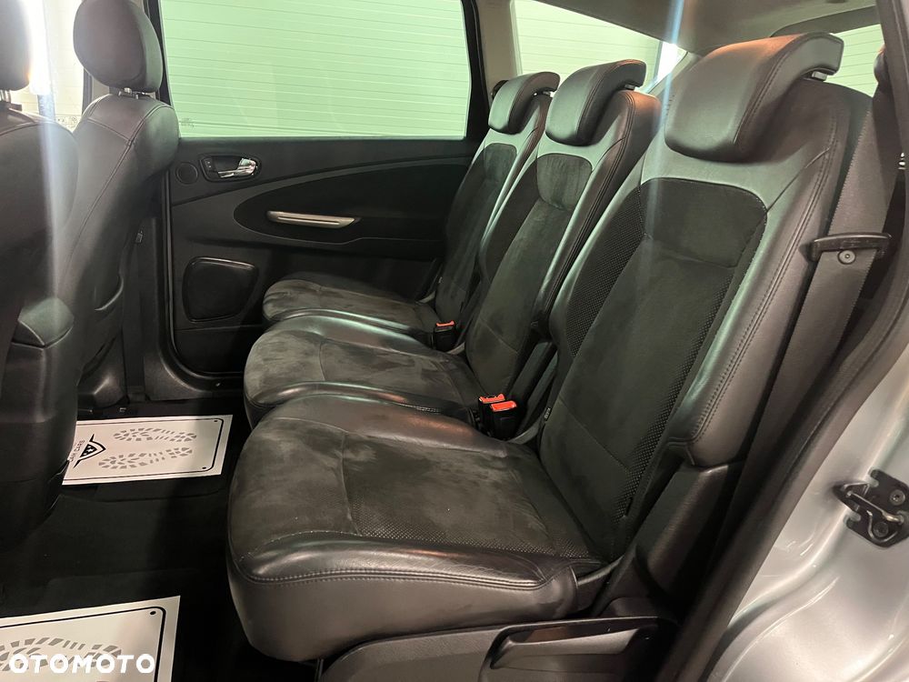 Ford S-Max - 14
