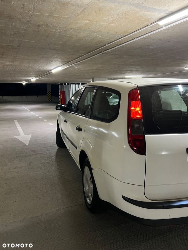 Ford Focus 1.6 Ghia - 14