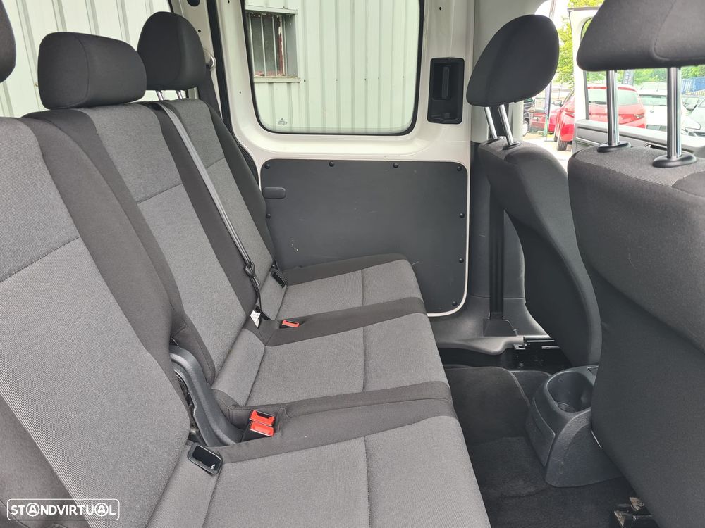 VW Caddy Maxi 2.0 TDI 5 Lugares - 9