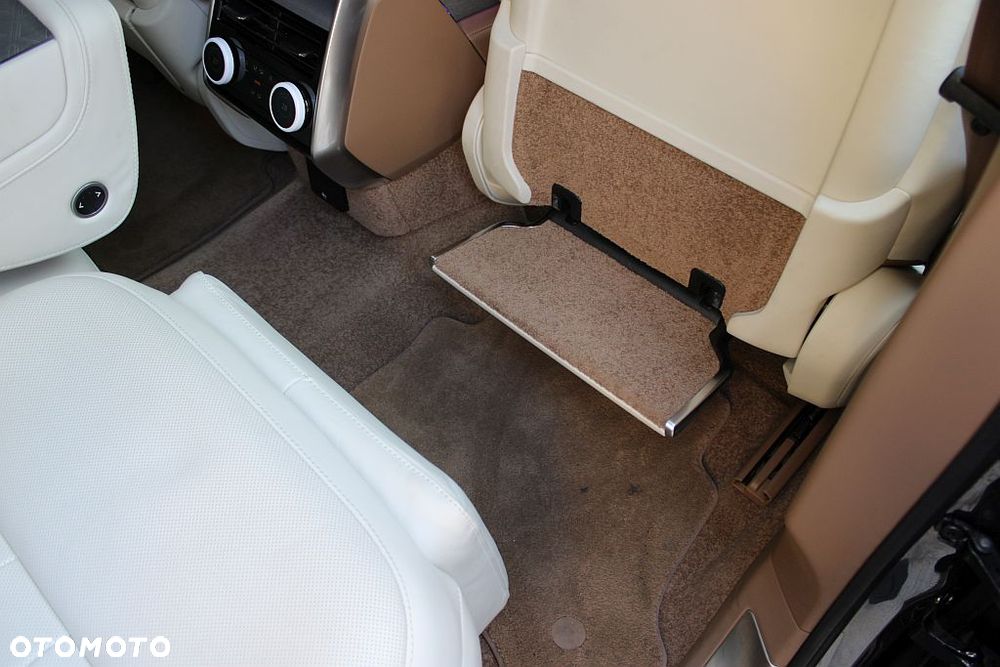 Land Rover Range Rover 3.0 P550e PHEV SV - 12