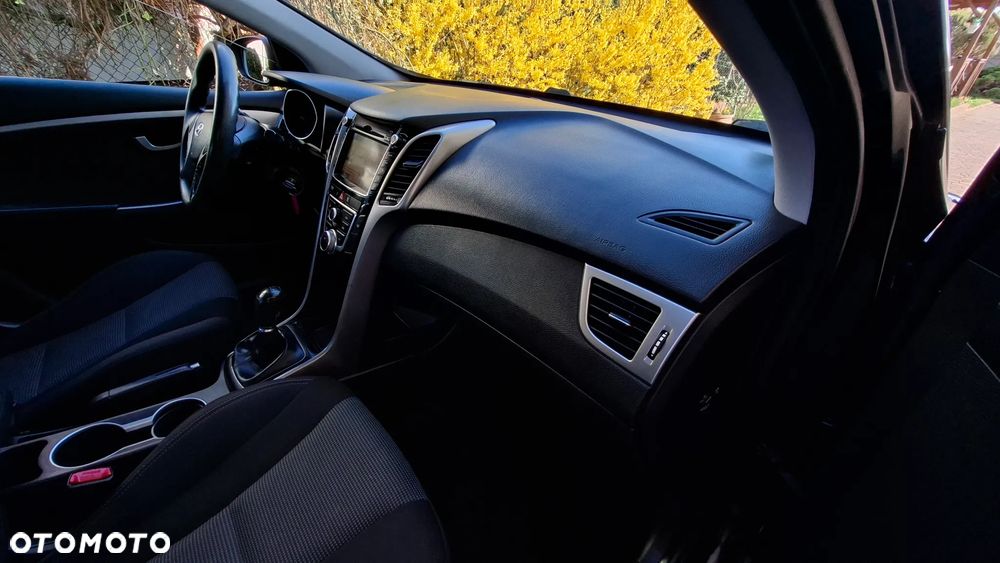 Hyundai i30 blue 1.4 Passion - 18