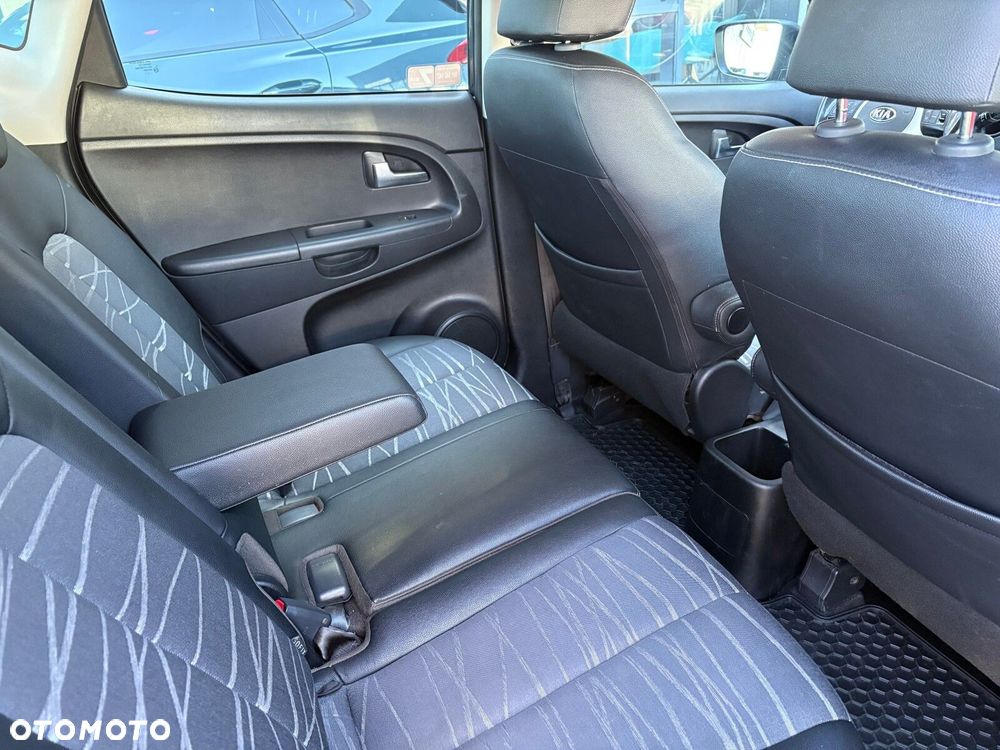 Kia Venga - 15