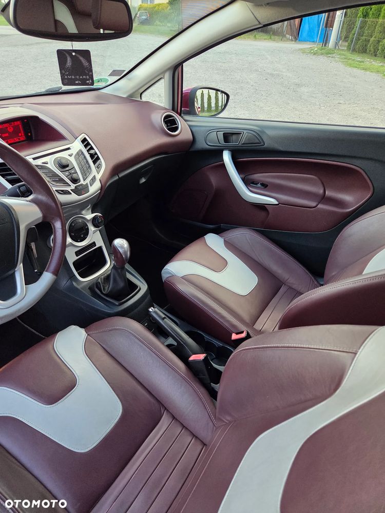 Ford Fiesta - 33