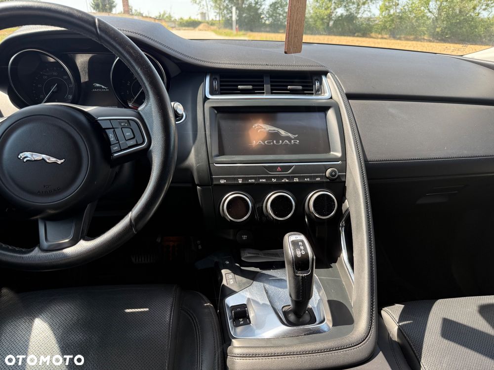 Jaguar E-Pace 2.0 P200 mHEV AWD R-Dynamic S - 11