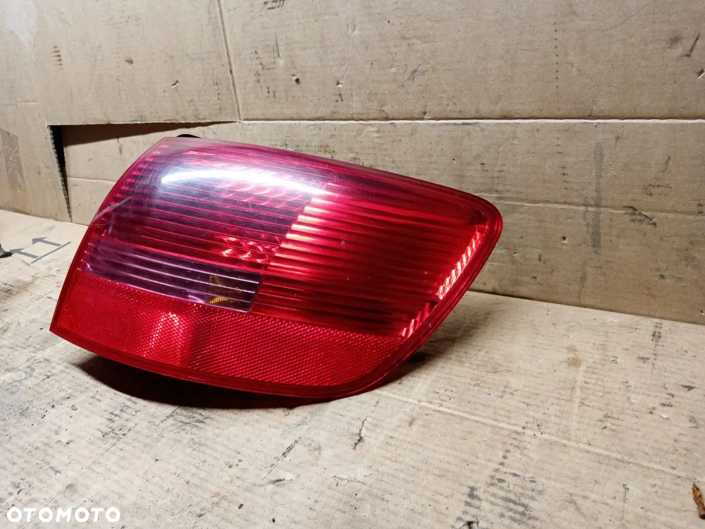 Lampa prawy tył tylna prawa Audi A6 C6 Kombi - 3