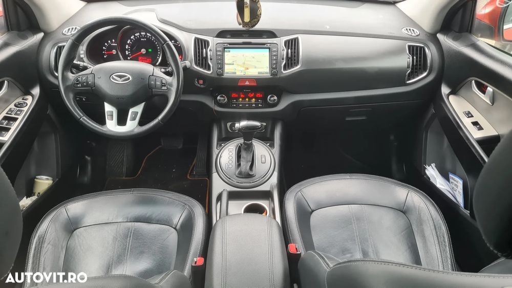 Kia Sportage 2.0 CRDI 4WD Automatik Dream-Team Edition - 9