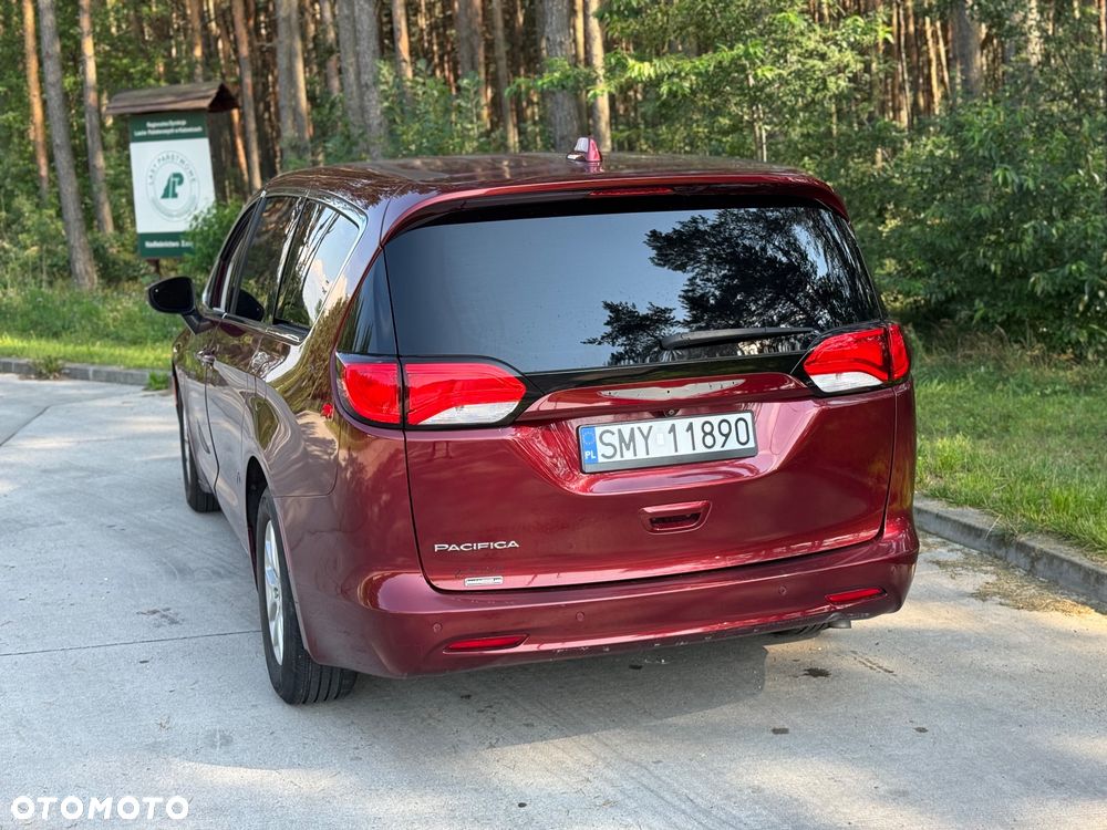 Chrysler Pacifica - 3