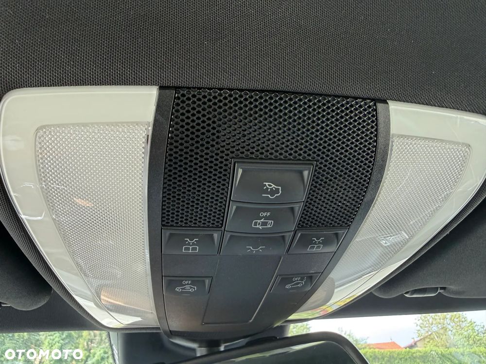 Mercedes-Benz Klasa E 220 CDI 7G-TRONIC - 13