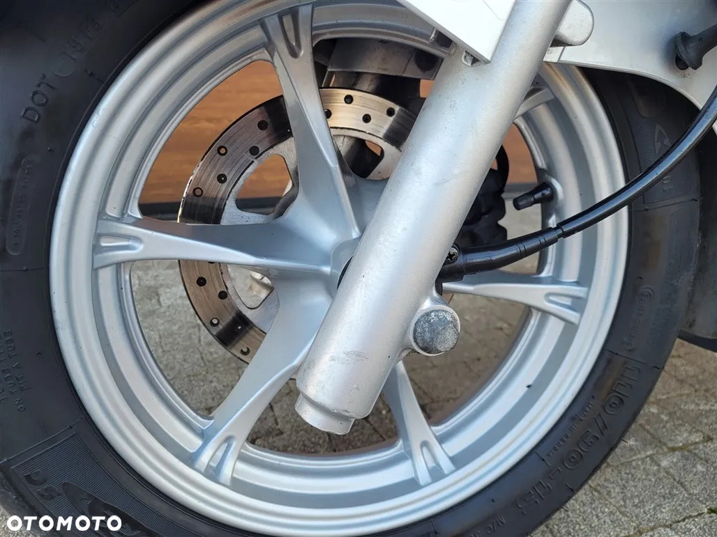 Suzuki Burgman - 6