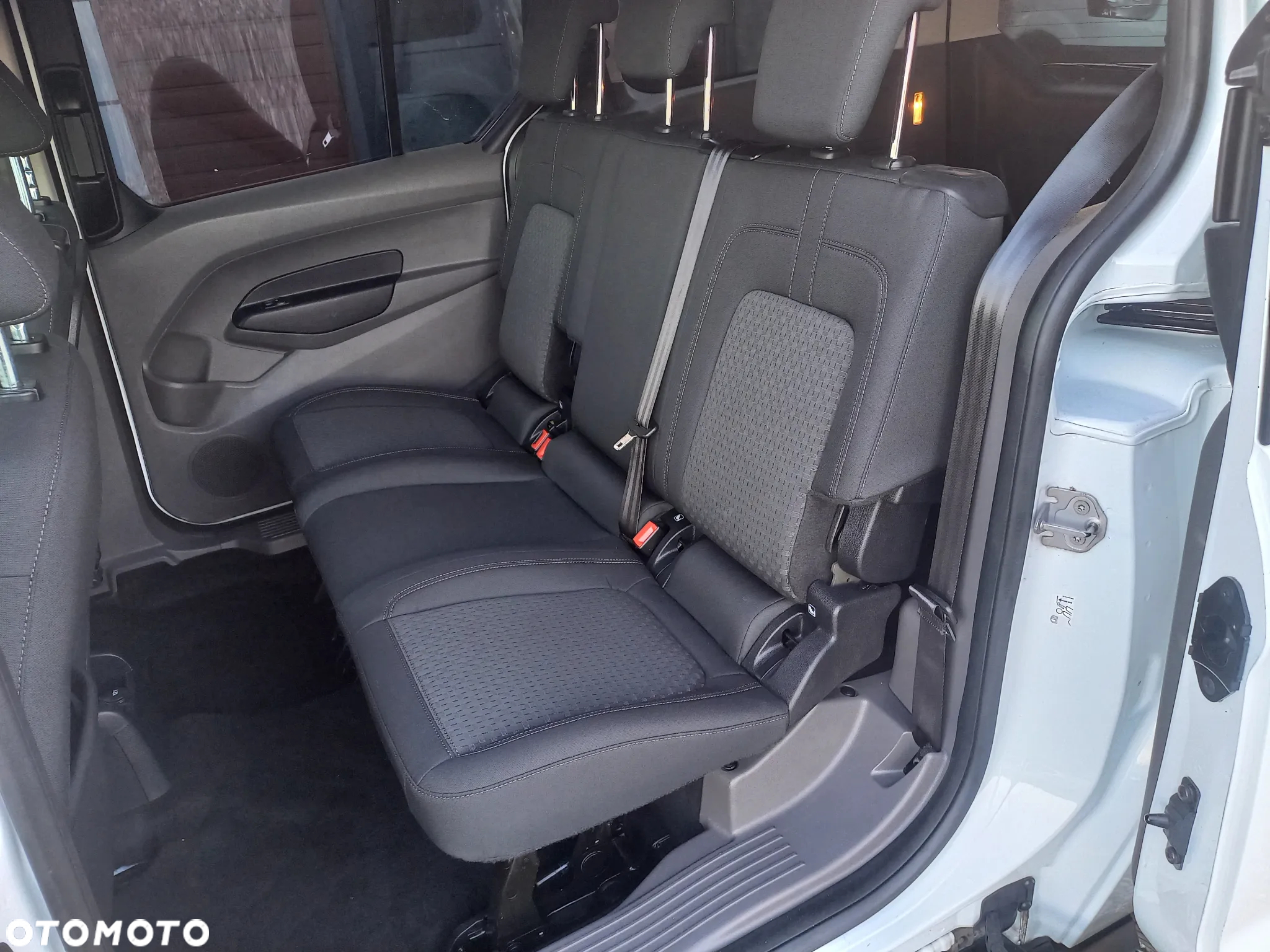 Ford Tourneo Connect - 15