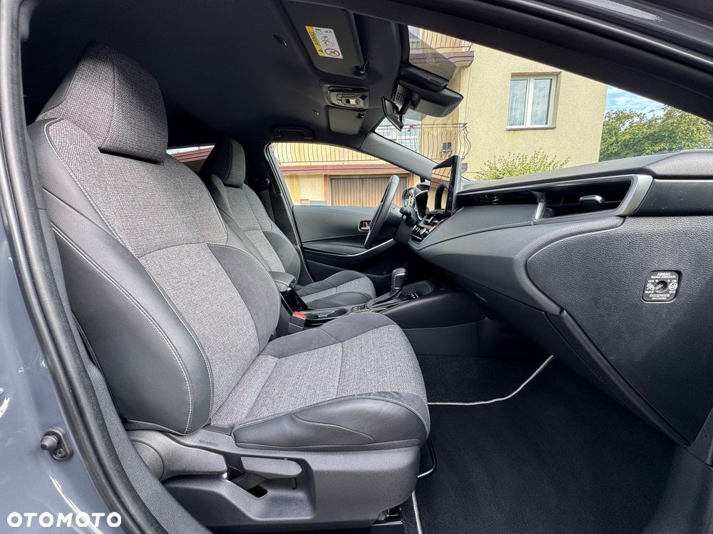 Toyota Corolla 1.8 Hybrid Style - 33