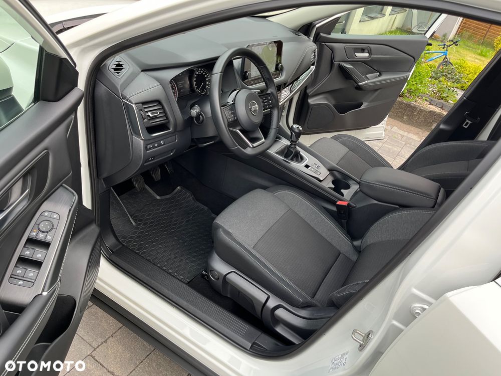 Nissan Qashqai 1.3 DIG-T N-Connecta EU6d - 19