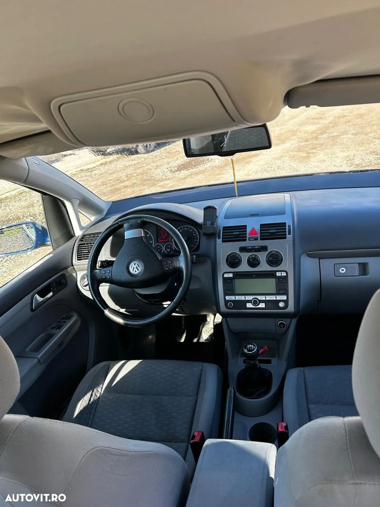 Volkswagen Touran ver-2-0-tdi-trendline - 13