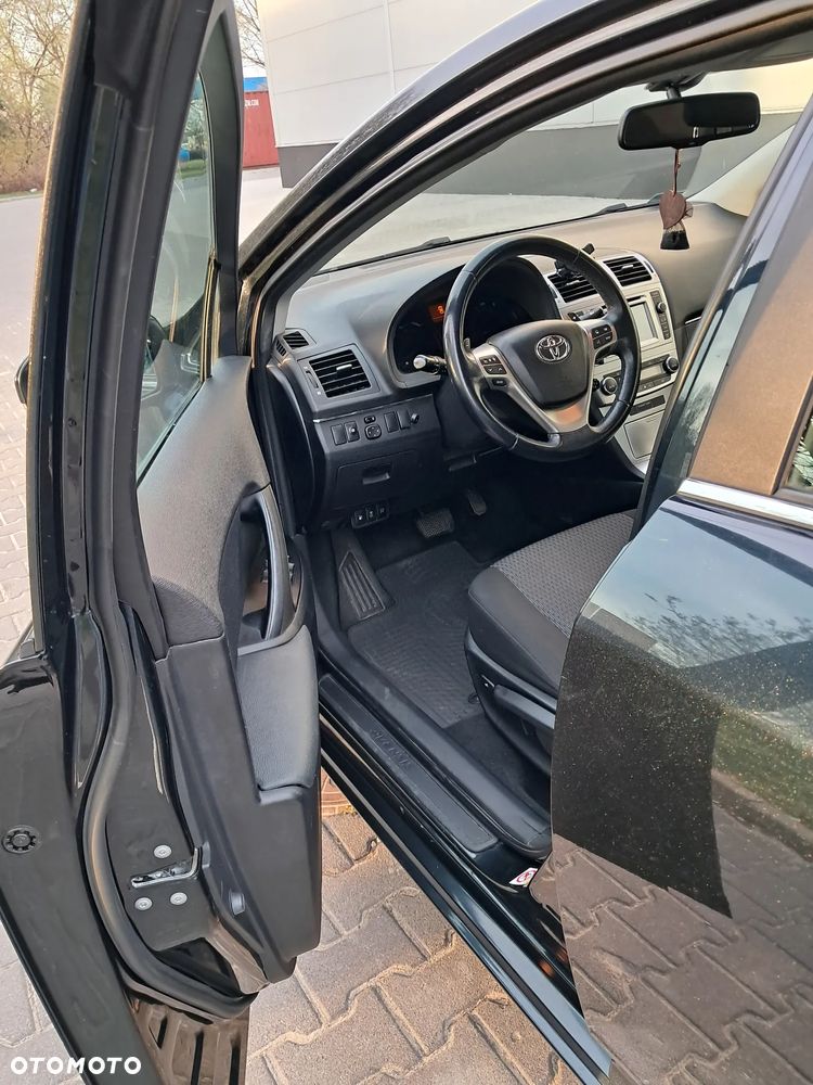 Toyota Avensis 1.8 Premium MS - 6