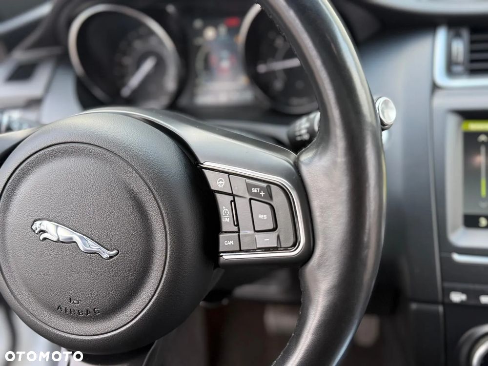 Jaguar E-Pace D180 AWD S - 29