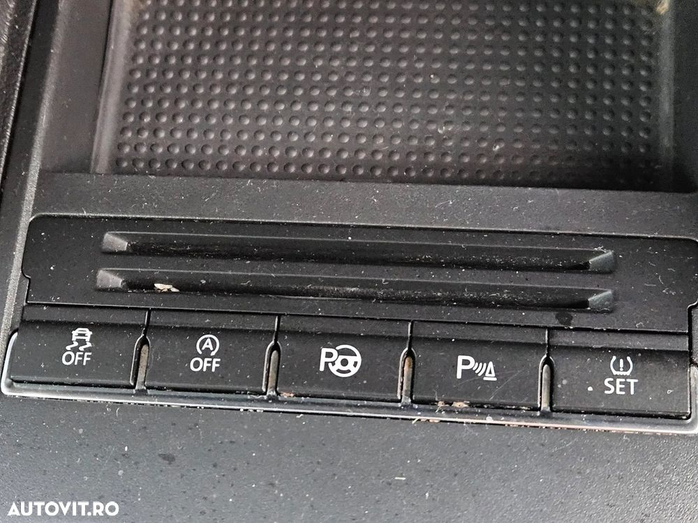 Volkswagen Touran 1.6 TDI DPF BlueMotion Technology STYLE - 8