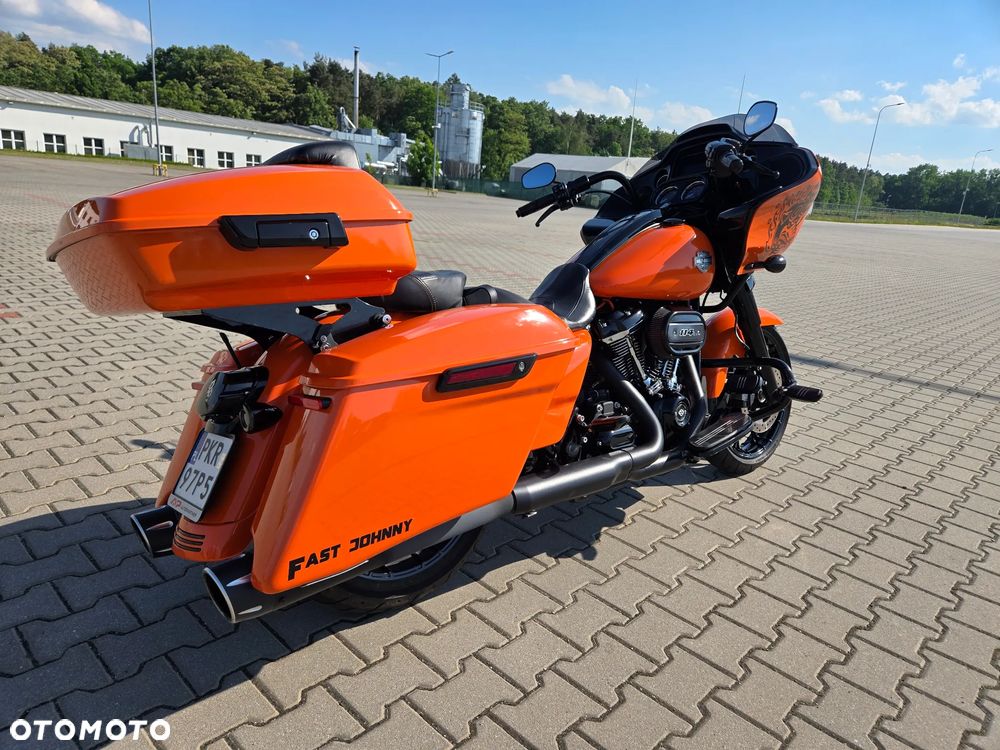 Harley-Davidson Touring Road Glide - 2