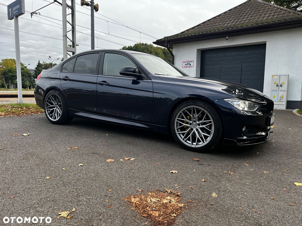 BMW Seria 3 320d - 38