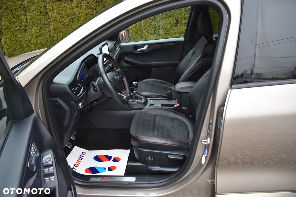 Ford Kuga 1.5 EcoBoost ST-LINE X - 32