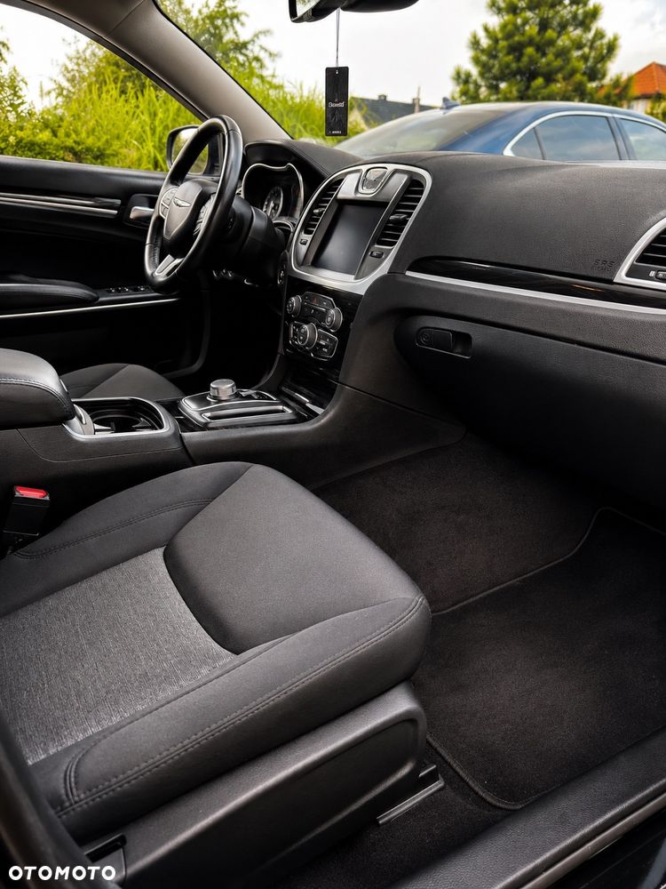 Chrysler 300 - 16