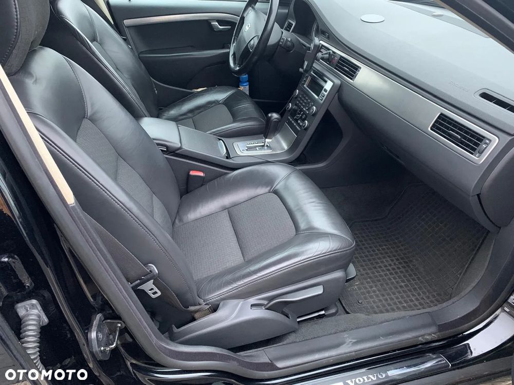 Volvo V70 D5 Momentum - 20