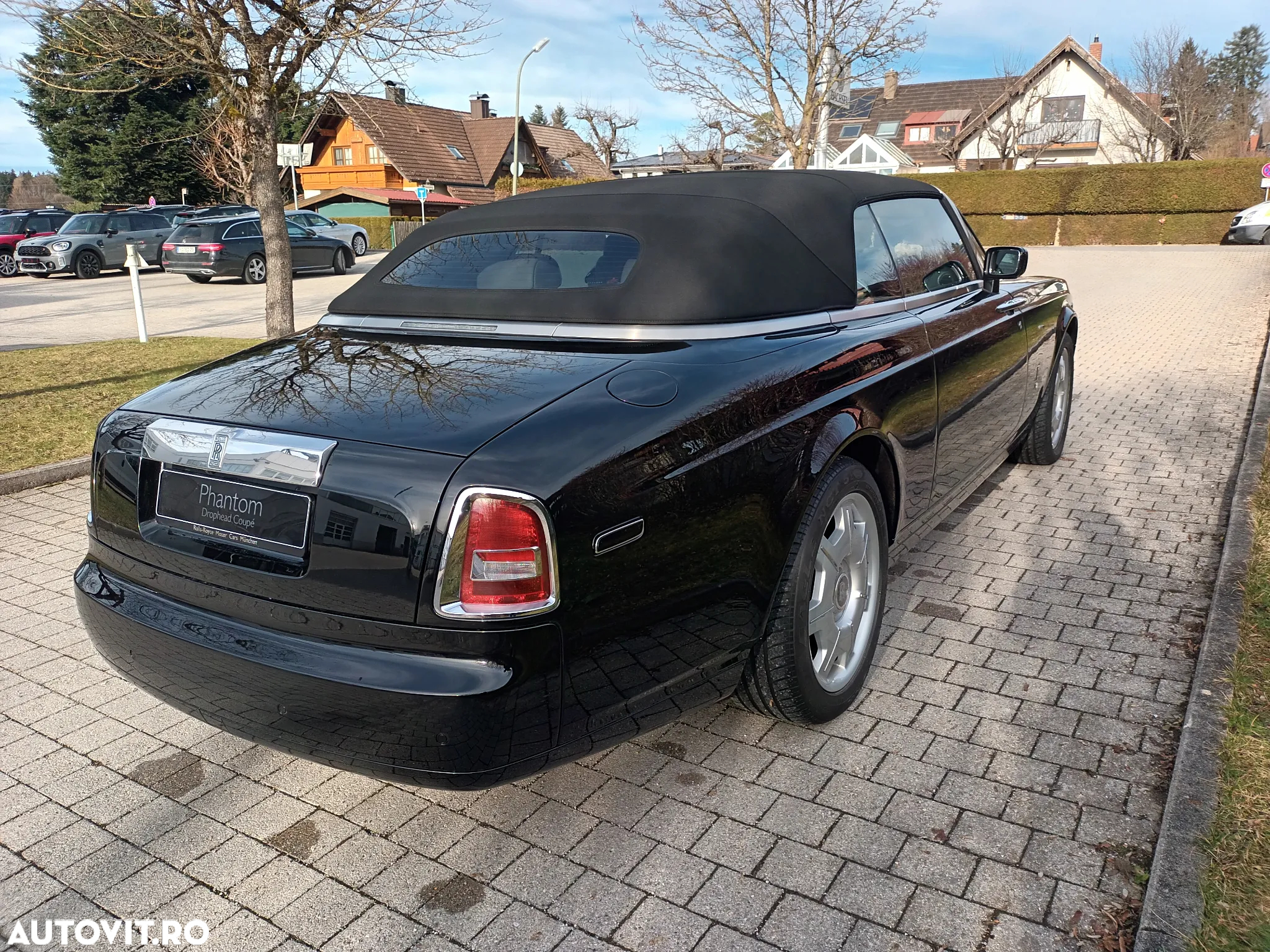 Rolls-Royce Phantom Drophead Coupe - 5