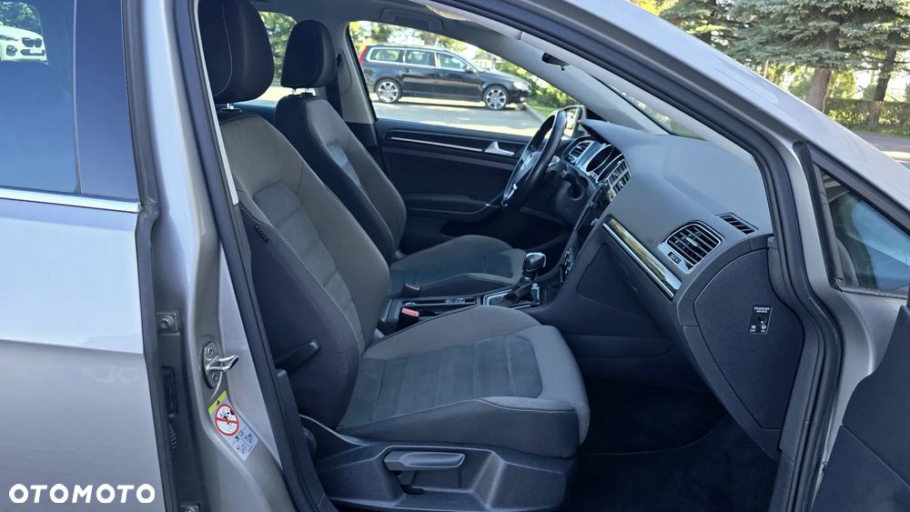 Volkswagen Golf 2.0 TDI SCR DSG Highline - 23