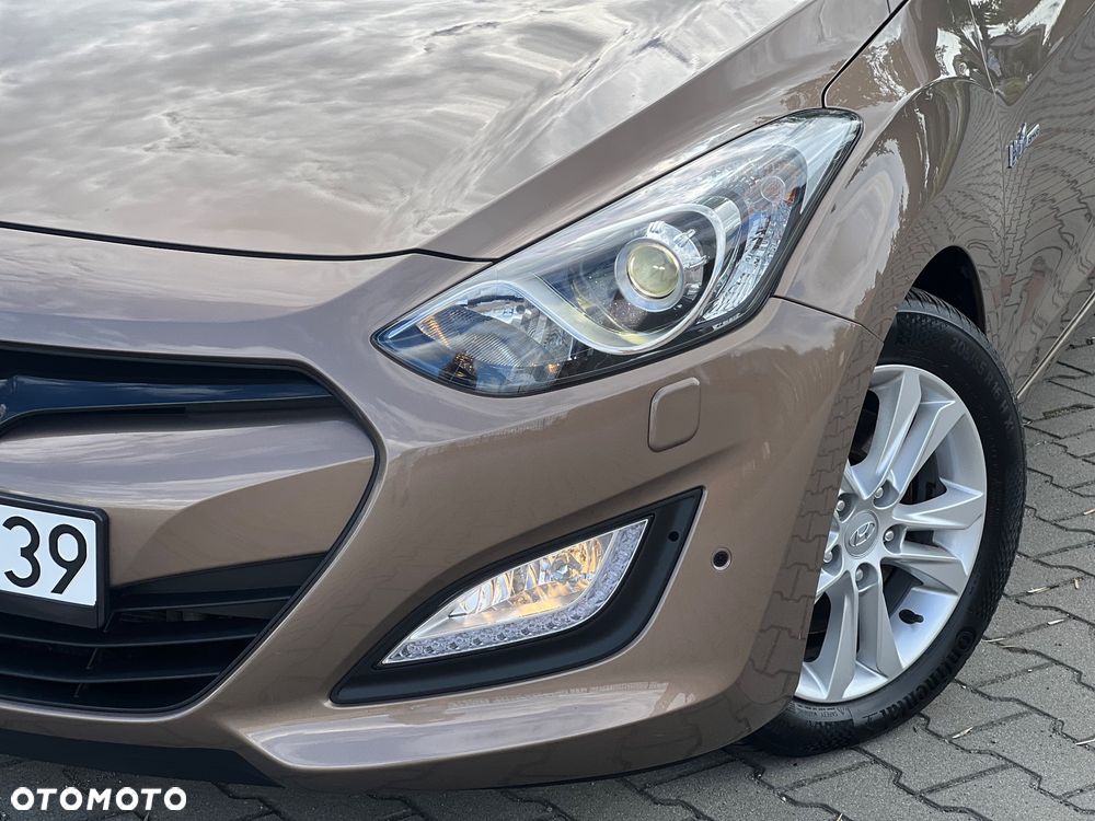Hyundai i30 i30cw blue 1.6 CRDi Trend - 35