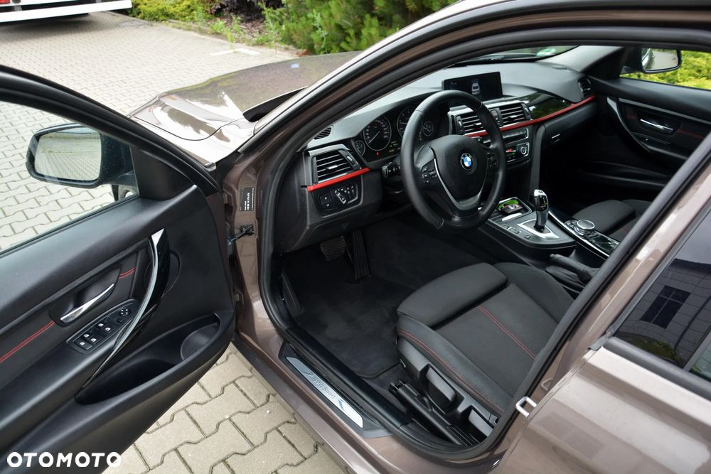 BMW Seria 3 318d Blue Performance Sport Line - 2