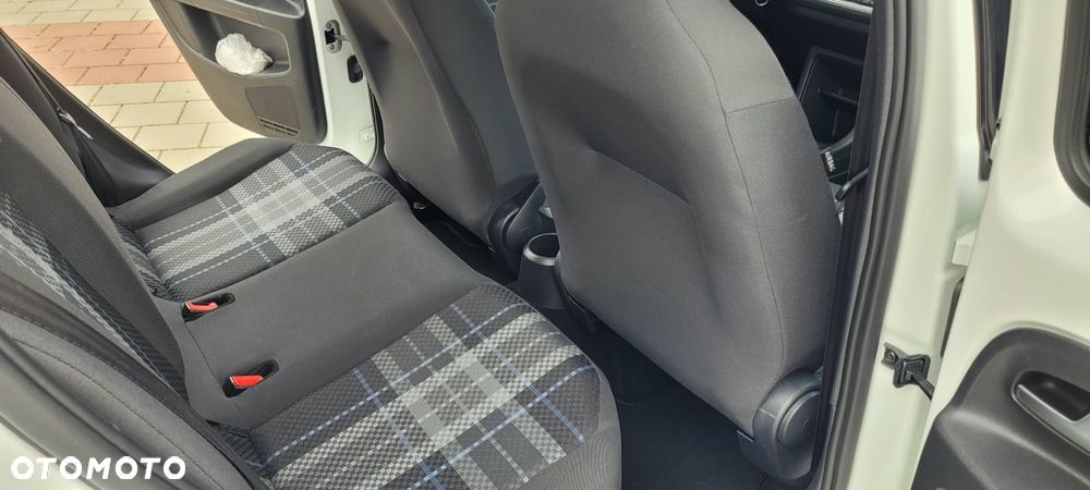 Volkswagen up! - 12
