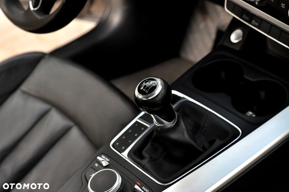 Audi A4 Avant 2.0 TDI Design - 30
