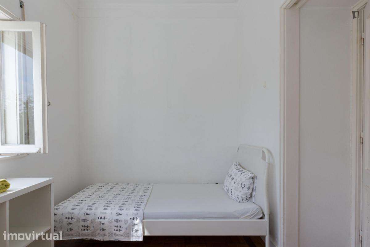 Quarto - localizado em Paranhos Porto - Grande imagem: 3/38