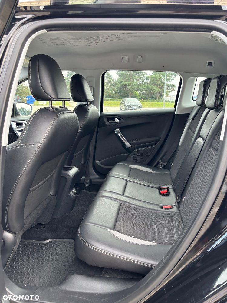 Peugeot 2008 1.6 e-HDi Allure S&S - 11