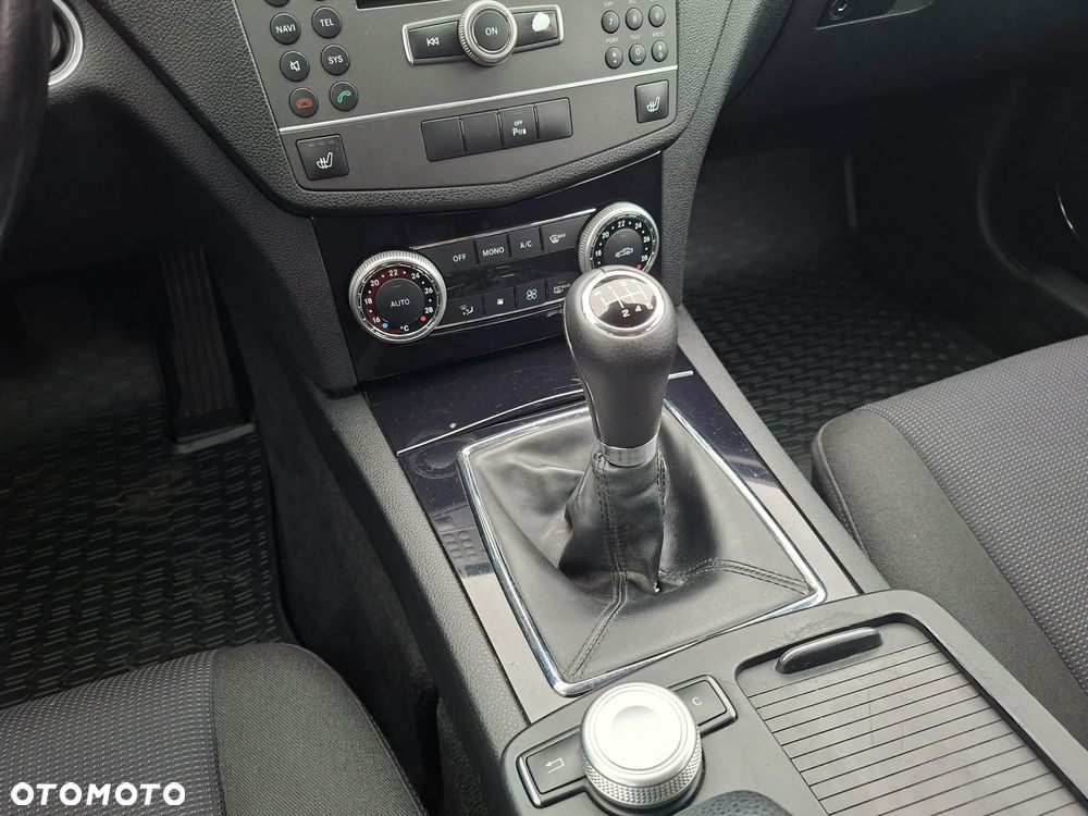 Mercedes-Benz Klasa C 220 CDI DPF BlueEFFICIENCY - 27