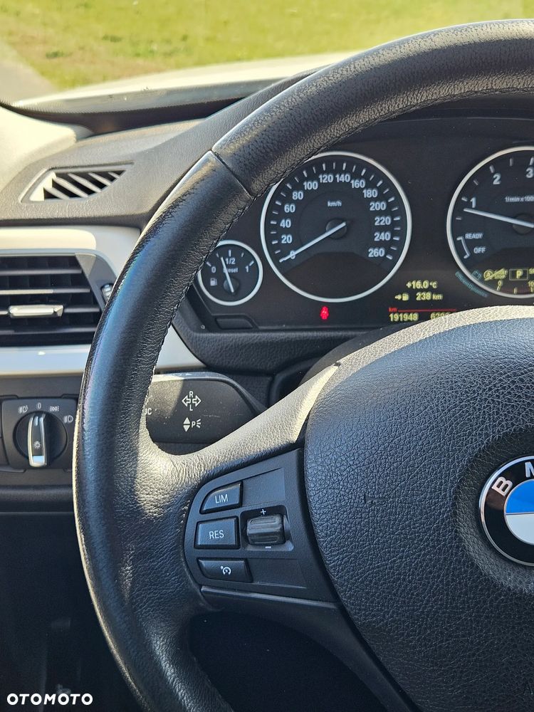 BMW Seria 3 318d Advantage - 13
