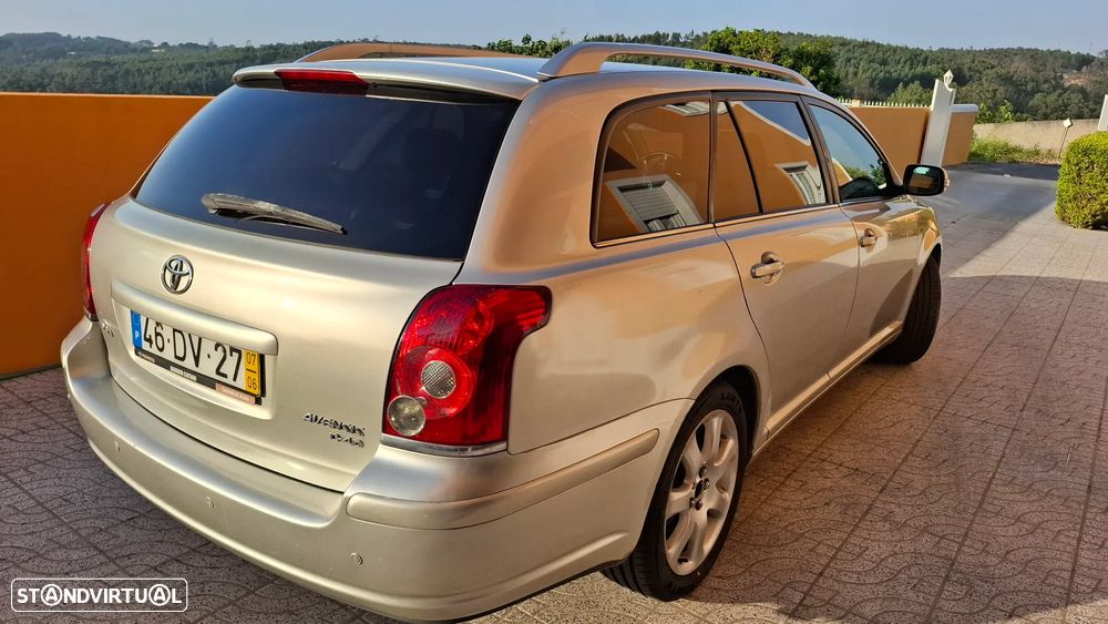 Toyota Avensis SW 2.0 D-4D - 11