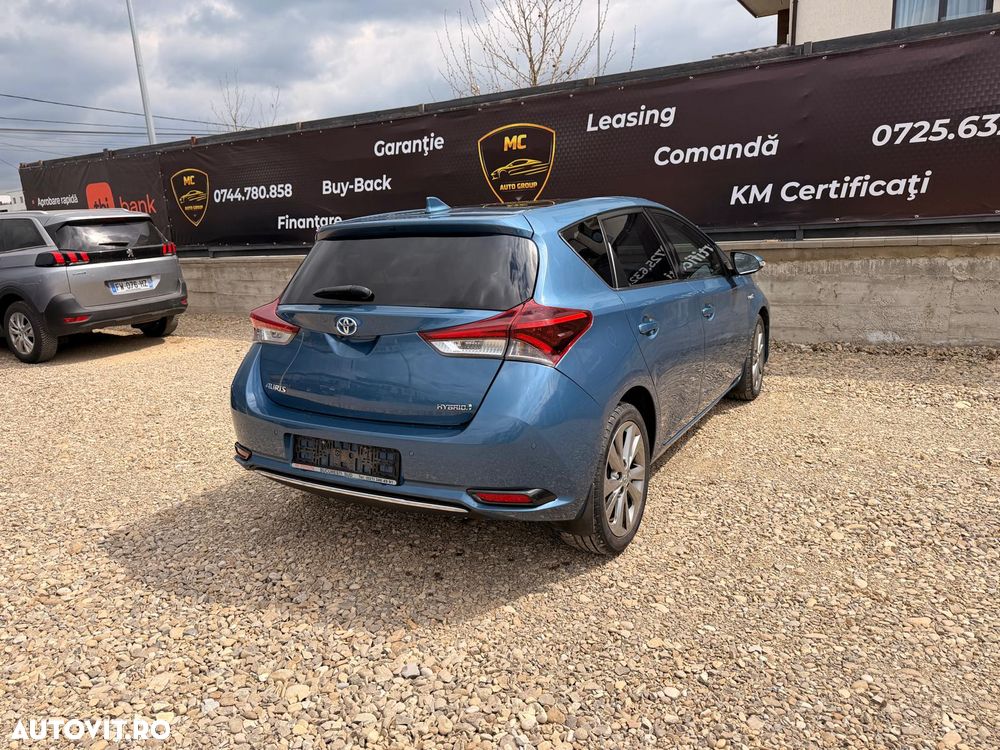 Toyota Auris - 12